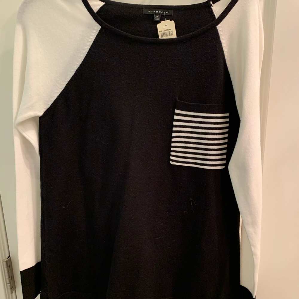 Stretchy Black and White sweater